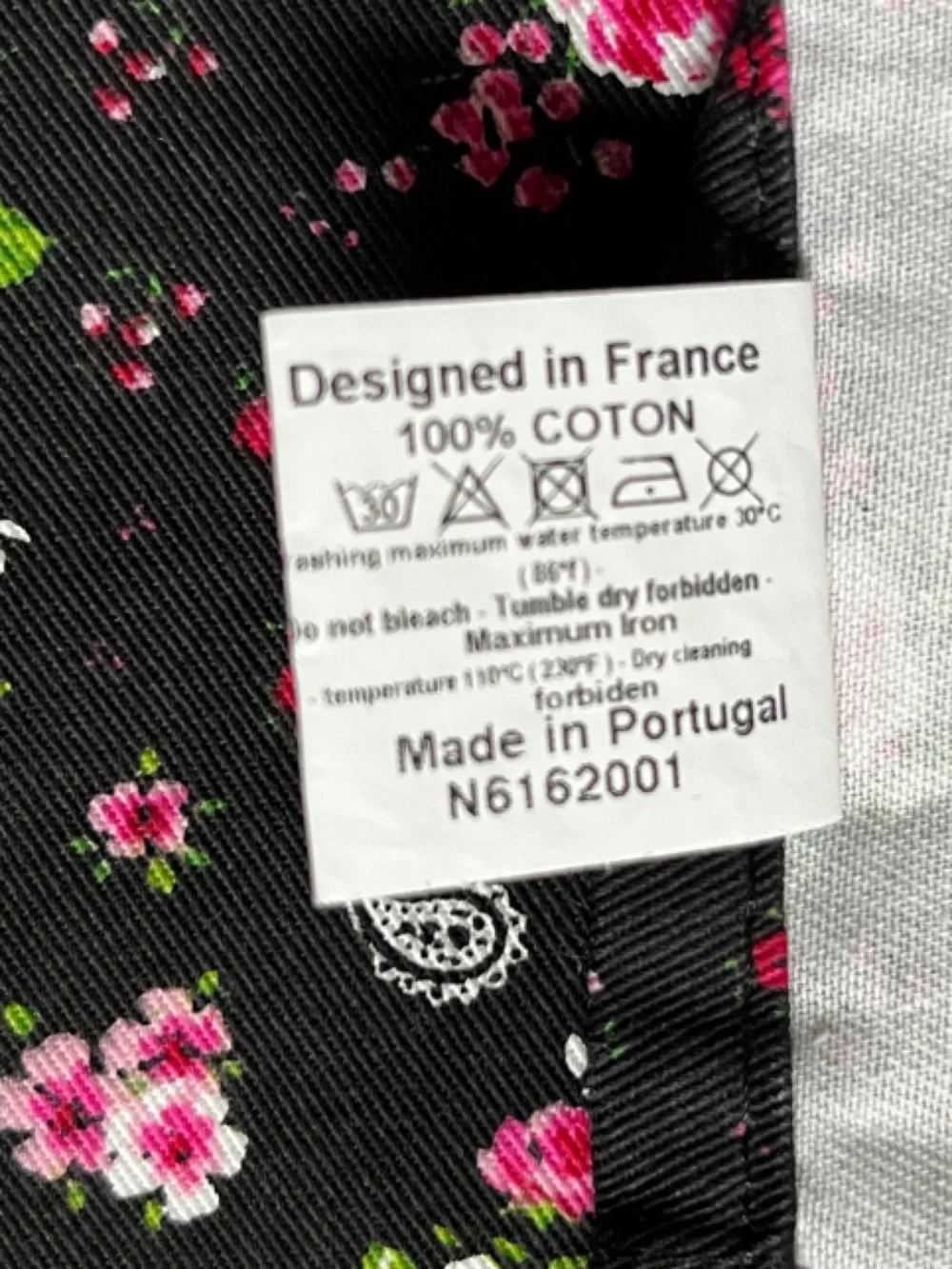 STOF France 57x62 Black with Pink Roses Table Linem